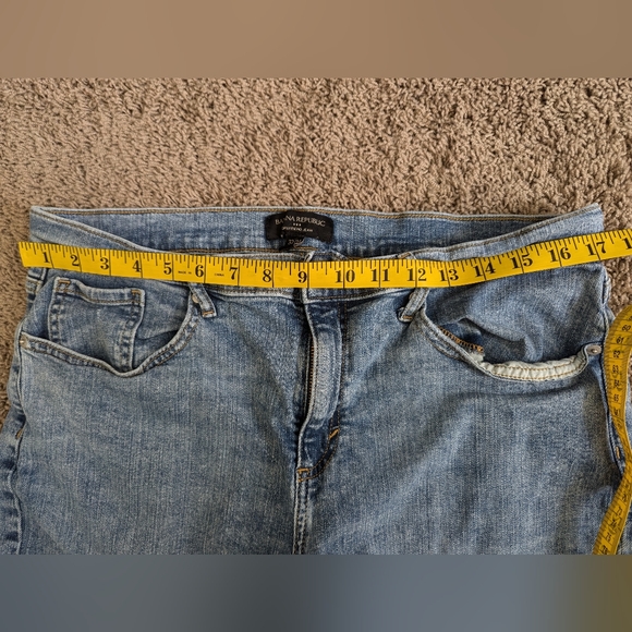 Banana Republic Girlfriend Jean - Picture 3 of 4